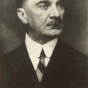Iuliu Maniu román politikus, róla nevezték el az 1944 őszén Észak- Erdélyben rablásokat, gyilkosságokat elkövető román csapatokat Maniu- gárdának

